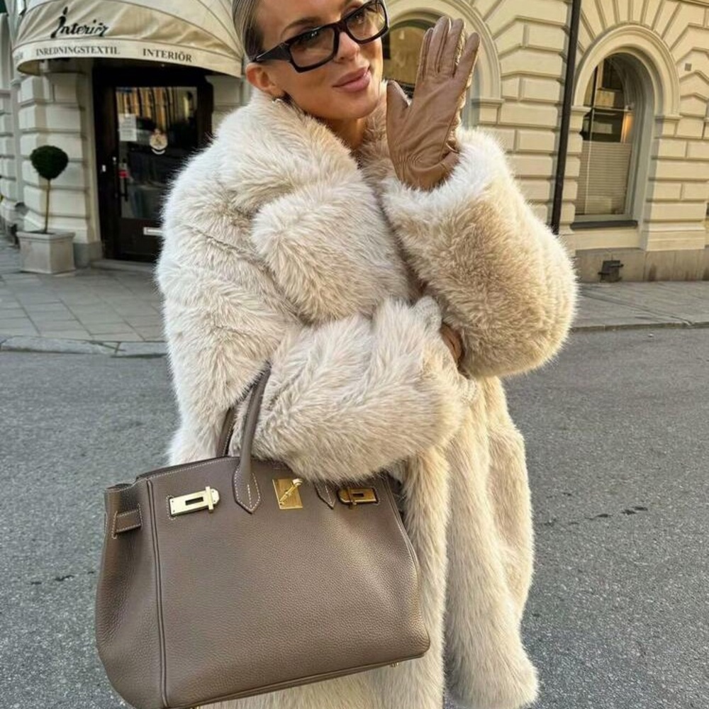 Women oversized Luxurious Cream faux Fur Coat with Teddy shaggy